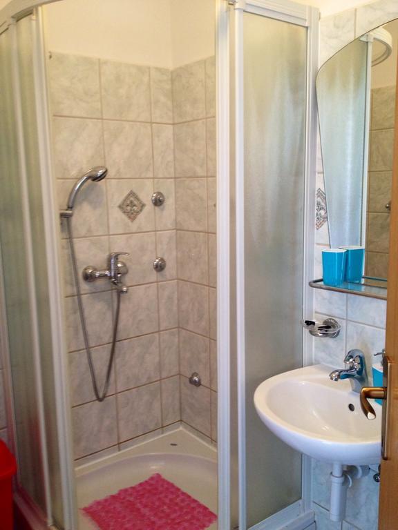Apartments Rukavina Rogoznica  Pokoj fotografie